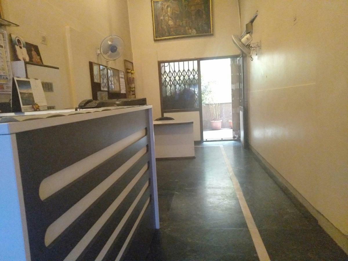 Hotel Rose Lodge Poona Buitenkant foto
